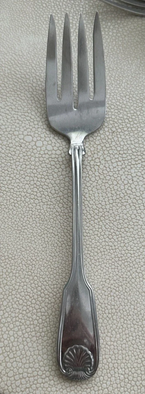 Reed & Barton Colonial Shell 1961 Stainless 8 3/8